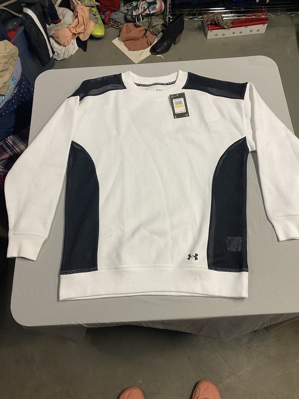 New Under Armour Womens Volleyball Oversized Pullover - Size Med (1367715-100)